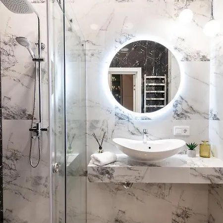 Апартаменти Leogrand On Horodotska 45