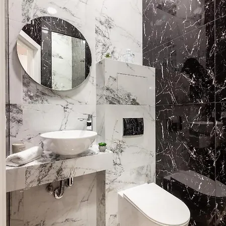 Leogrand On Horodotska 45